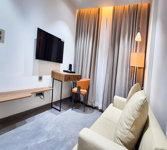 Living room 3, Standard King Roompalette Fairmont Gonda, Gonda