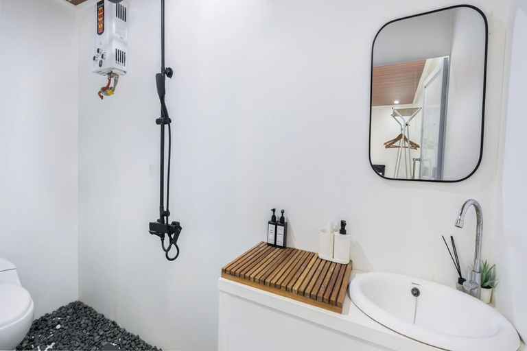 Bathroom 4, Nira Meraki By Semesta Management, Sleman