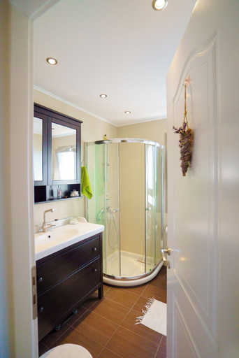 Bathroom 5, Villa Rodi - 3 Bedroom Holiday Home, Ionian Islands