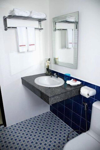 Bathroom 4, Square One Hotel Patong, Pulau Phuket