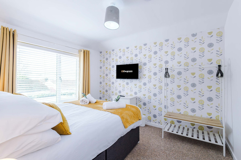 Room 5, Comfortable 4 Bed Home Perfect for Business Stays, Cheshire West and Chester