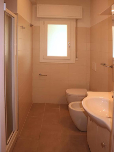 Bathroom, Family Villa Just a Short Walk From the Beach, Udine