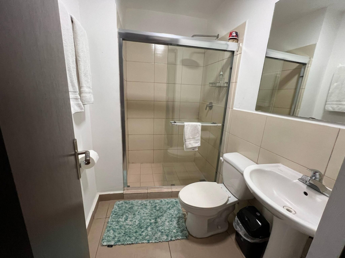 Bathroom 3, Family Apartment in San Francisco, Panamá