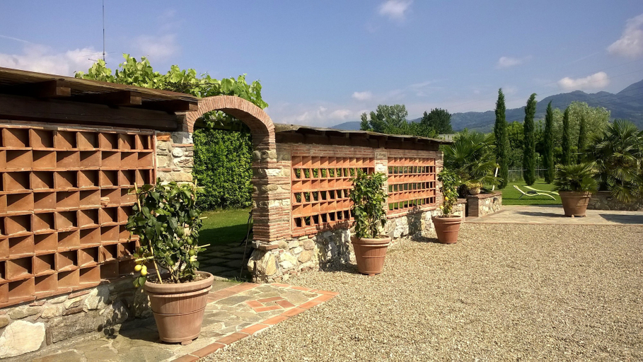 Others 4, Villa In Lucca Placed in a Residential Area, all Services Nearby, Lucca