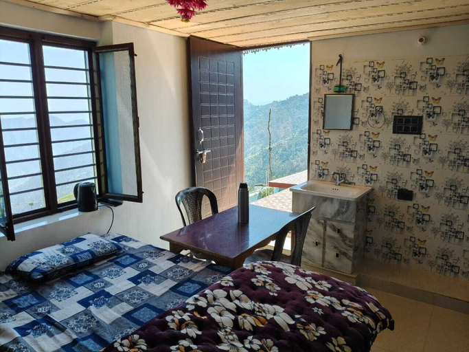 Room 3, Hilans Basera 2Km forest walk from road, Tehri Garhwal