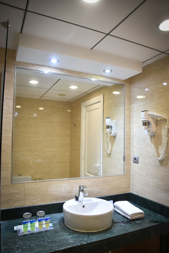 Bathroom 4, PLAYACAPRICHO HOTEL, Almería