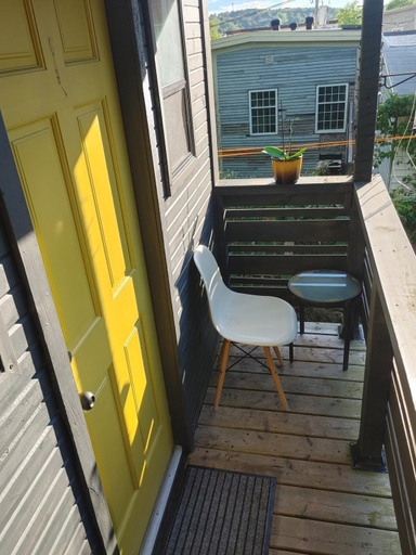 Balcony/terrace, Cozy Tree House, Saint John