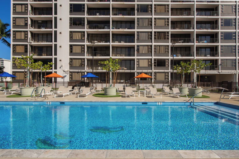 Exterior & Views 2, Partial Ocean View Condo with King or Queen Bed and Parking, Honolulu