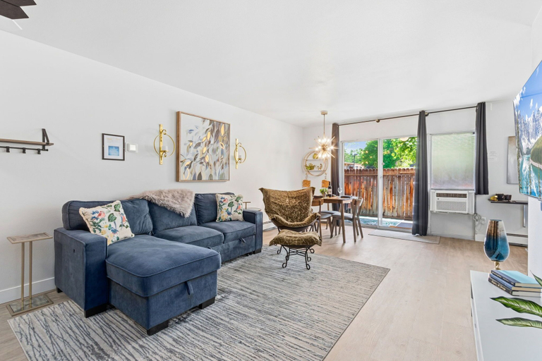 Living area 4, Coastal Comfort Steps From Csu, Pool, Gym, Sauna, Larimer