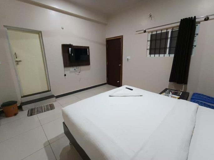 Room 3, Hotel Relax inn, Chikmagalur