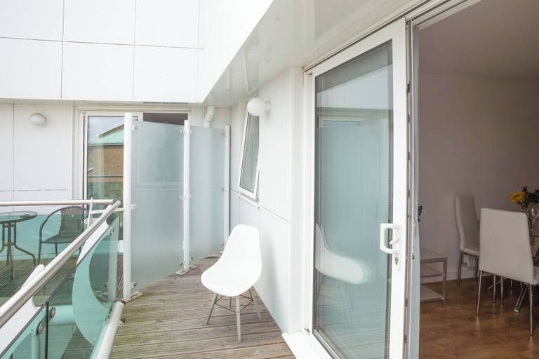 Others 5, Skyvillion - Tower Point Enfield 1bed With Balcony, London