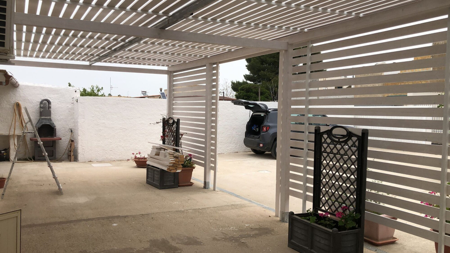 BBQ/picnic area, Villa a few Steps From the sea, Trapani