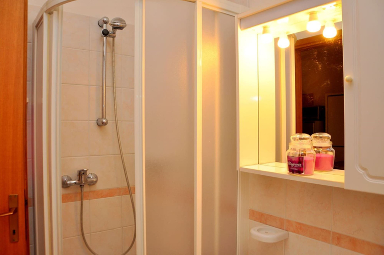 Bathroom, Cozy Studio Flat With Shared Pool-beahost, Venezia