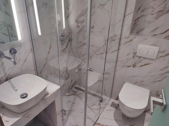 Bathroom 4, Estelle, Central Macedonia