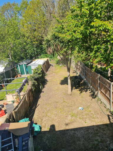 Property grounds 3, Spacious 4 bedroom house in London, London
