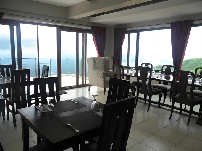 Food & Drinks, 8 Suites By Fat Jimmy's, Tagaytay City