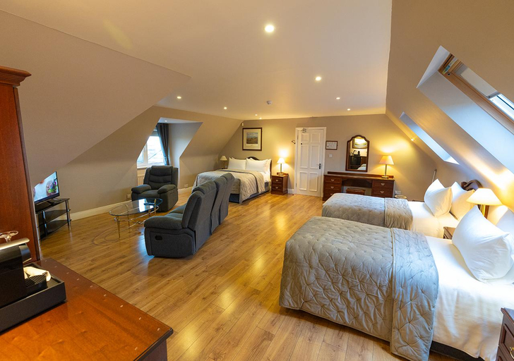 Bedroom 2, The Tides B&B