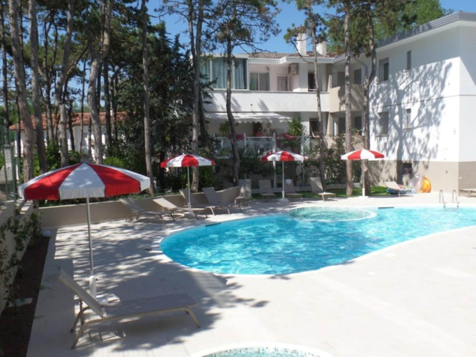 Pool 5, Modern and Equipped Living With Pool, Venezia