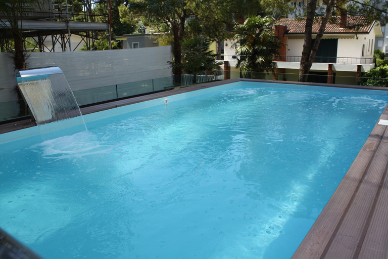Pool 4, Beachside Holiday Retreat, Udine