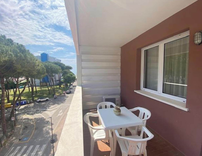 Balcony 2, Sunny Terraced Apartment in Lignano, Udine