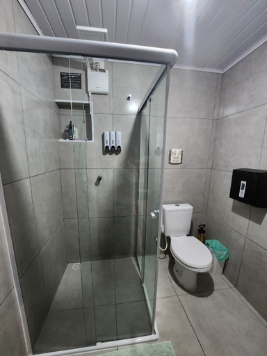 Bathroom 2, Vila Rock Hostel, São Paulo