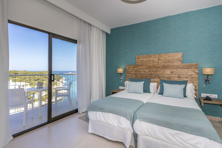 Bedroom 3, Hotel Playa Santandria, Baleares