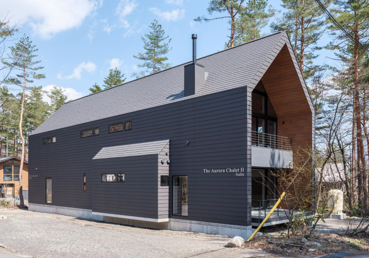 Exterior & Views