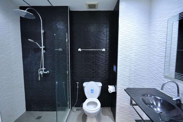 Bathroom, Sea-view Studio With Large Balcony - Bright and Spacious, Pattaya