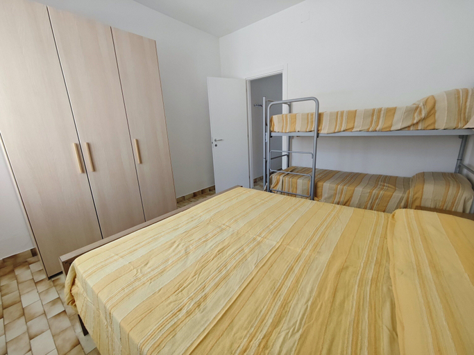 Room 3, Apartment Near Beach and City Centre, Udine
