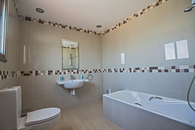 Bathroom 4, Protaras Holiday Villa Dv1