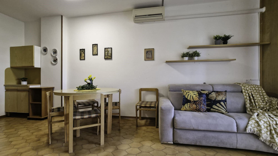 Living room, Lovely and Serene Flat Near Pluto Beach, Venezia