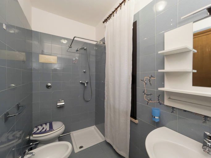 Bathroom 4, Lignano Apartment 80 mt From sea, Udine