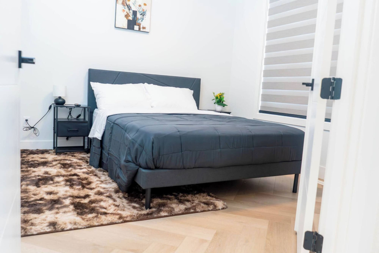 Room 2, Serene 3 Bedroom Home Near YEG With Pool Table, Division No. 11