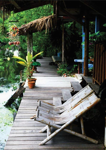 Others 3, Baan Suanaomsuk, Pak Tho