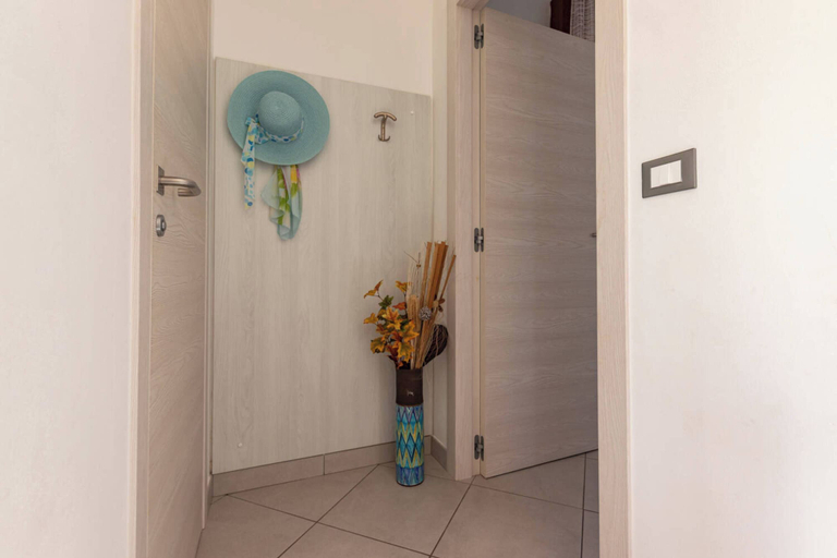 Interior 3, Bright Flat With Shared Garden, Venezia