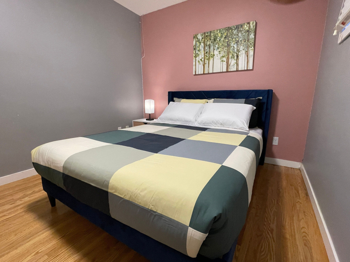 Room 4, Shibly's Retreat 2 Close to West Edmonton Mall, Division No. 11