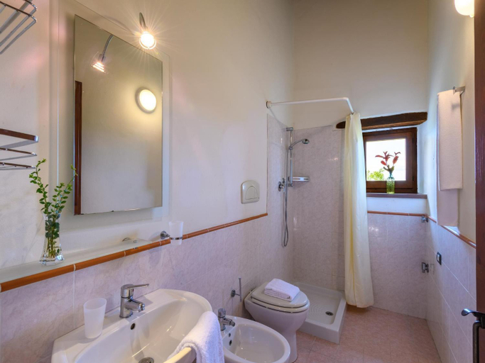 Bathroom, Apartment in Sant'angelo Near Medieval Town, Pesaro E Urbino