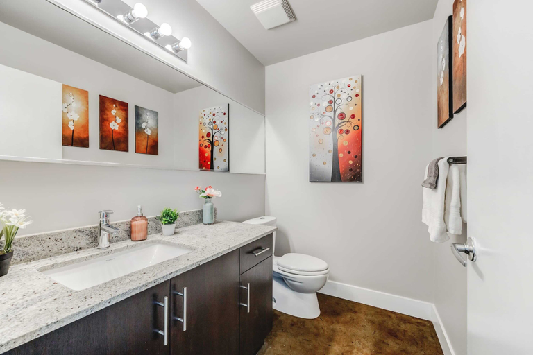 Interior 4, Modern Condo w/ Balcony - Steps From Stampede Park, Division No. 6