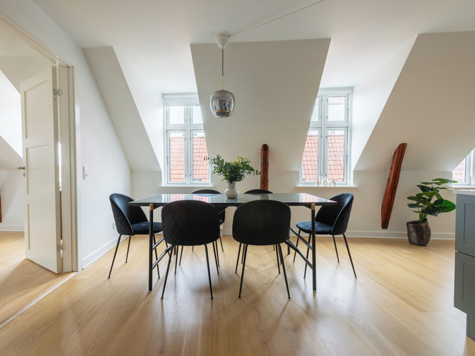 Room 3, Leaves 6 - 2 Bdr Apt With Shared Roof Terrace, Copenhagen