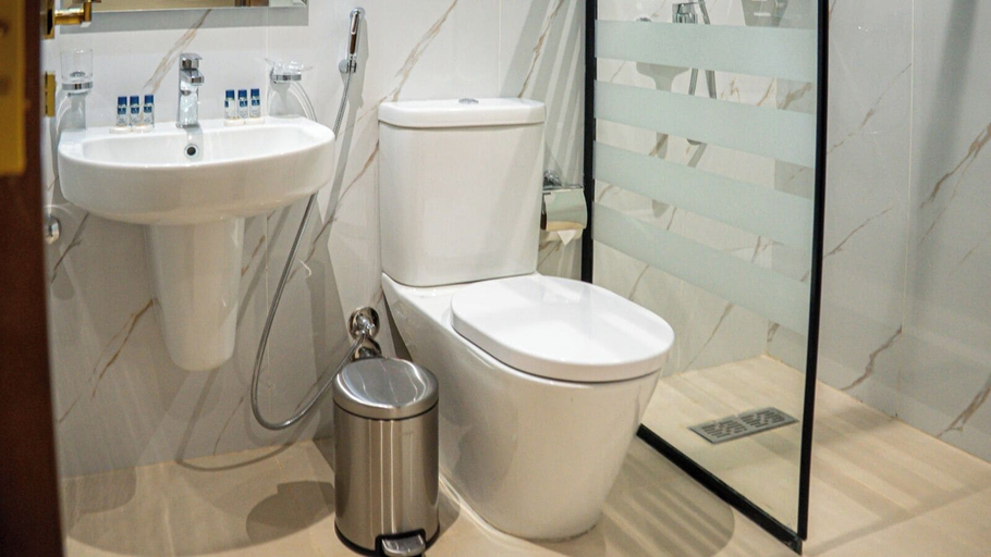 Bathroom 4, Rayan Al Jiwar Hotel, Makkah