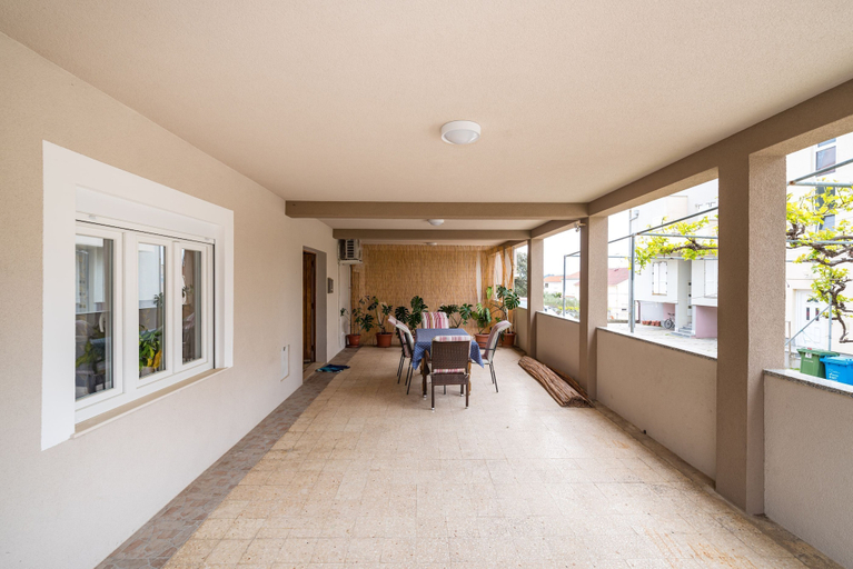 Outdoor dining 5, Studio Apartments Near Center 3, Novalja