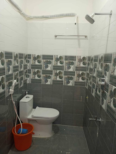 Bathroom, Rayar Residency, Tiruvannamalai