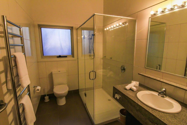 Bathroom 4, Freycinet Lodge, Glamorgan-Spring Bay