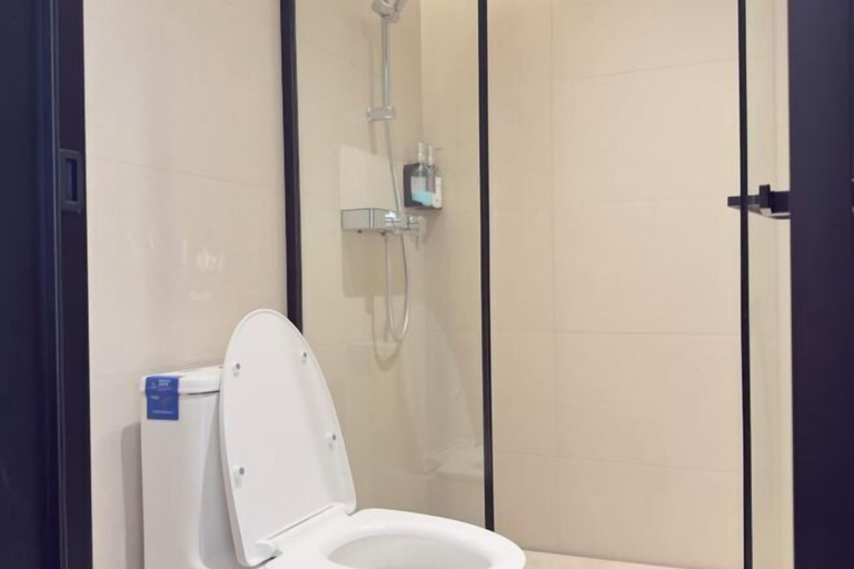 Bathroom 3, 99 Xinyi Hotel (Shanghai Jiuxin Highway Shop), Shanghai