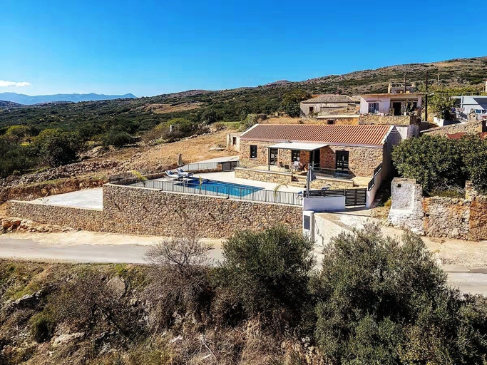 Pool 4, To Petrino Stone Mountain Retreat With Private Pool, Crete