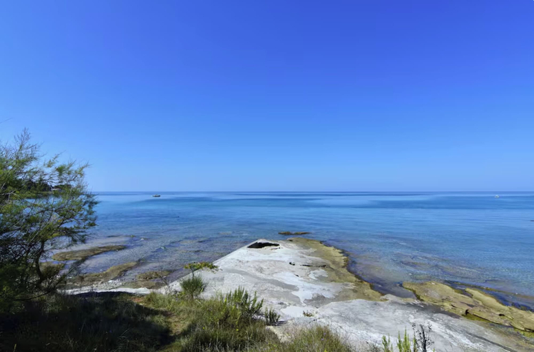 Beach 5, Cozy Nest With Stunning sea Views From the Terrace, Umag