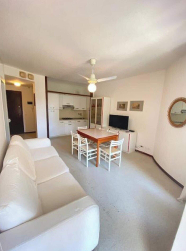 Dining room, Charming Flat With sea View, Udine