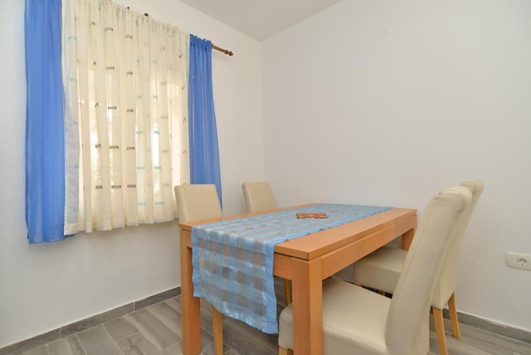 Dining room, Lovely Flat Just Steps From the Beach, Fažana