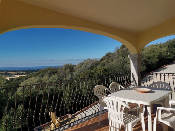 Outdoor dining 4, The Fantastic Residenza Badustwo Bedroom Sleeps six Child, Olbia-Tempio