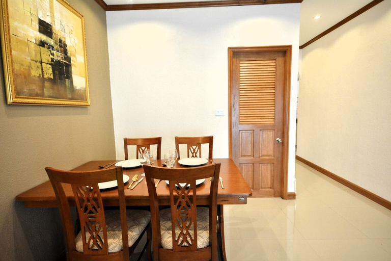 Dining room 4, Spacious Corner 1-Bedroom Condo with 2 Balconies - Baan Suan Lalana, Pattaya